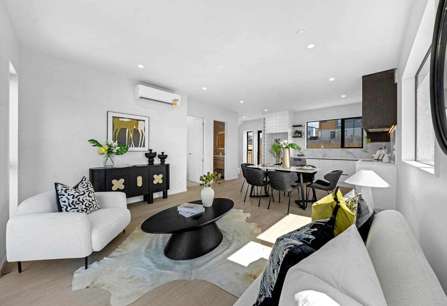 Sea Views | Master Build | Walk to Waterfront
