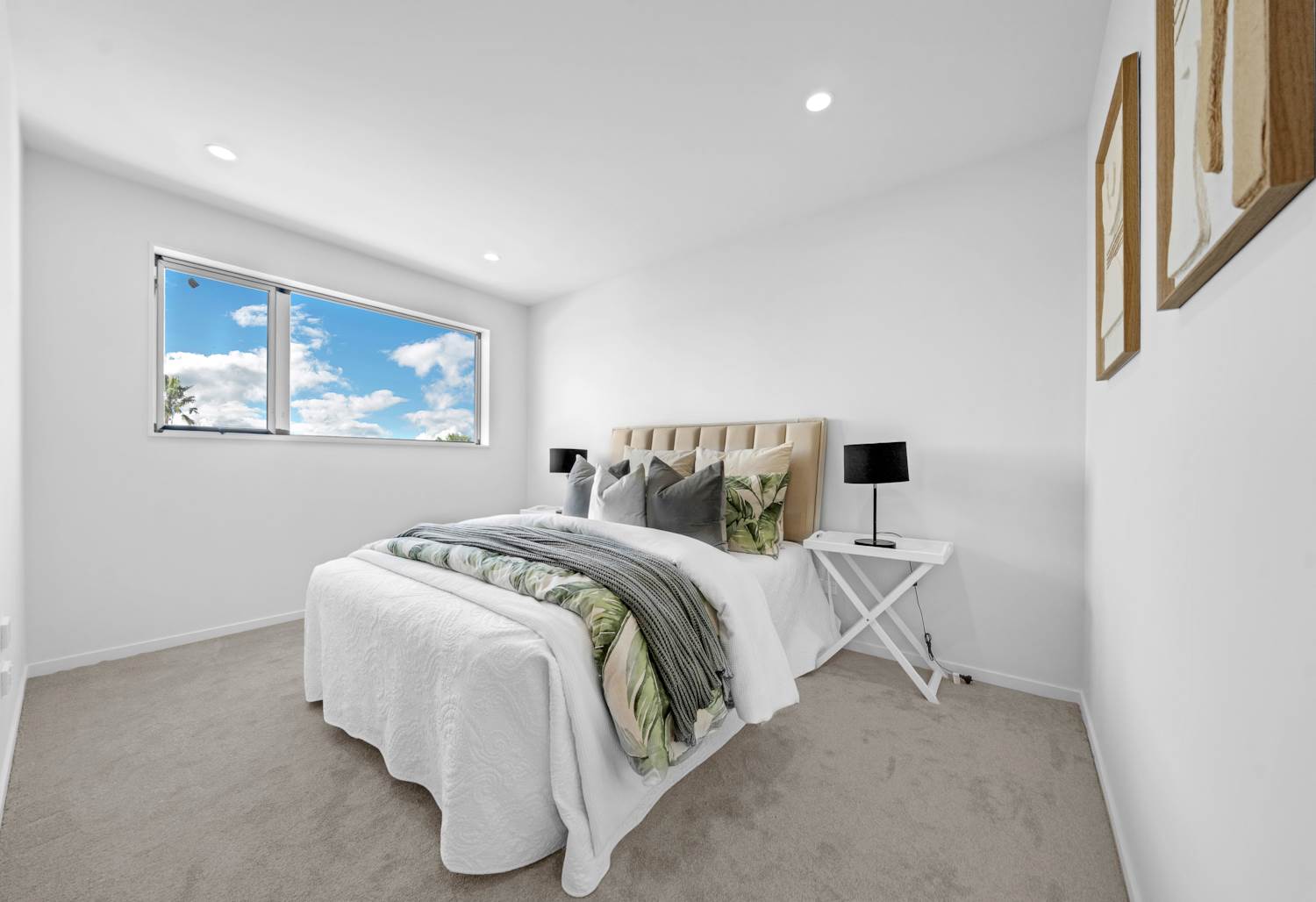 Sea Views | Master Build | Walk to Waterfront