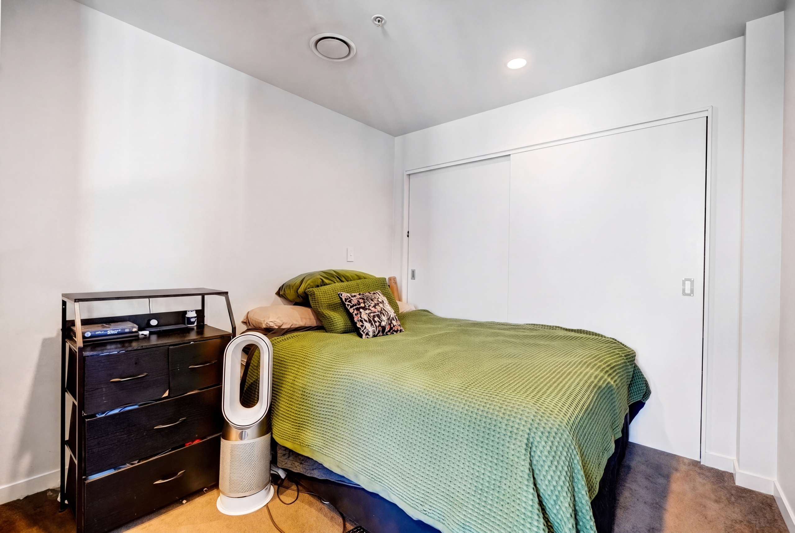 208748266__1783470548-34713-FINAL-1 Resort-Style Living in the Heart of CBD