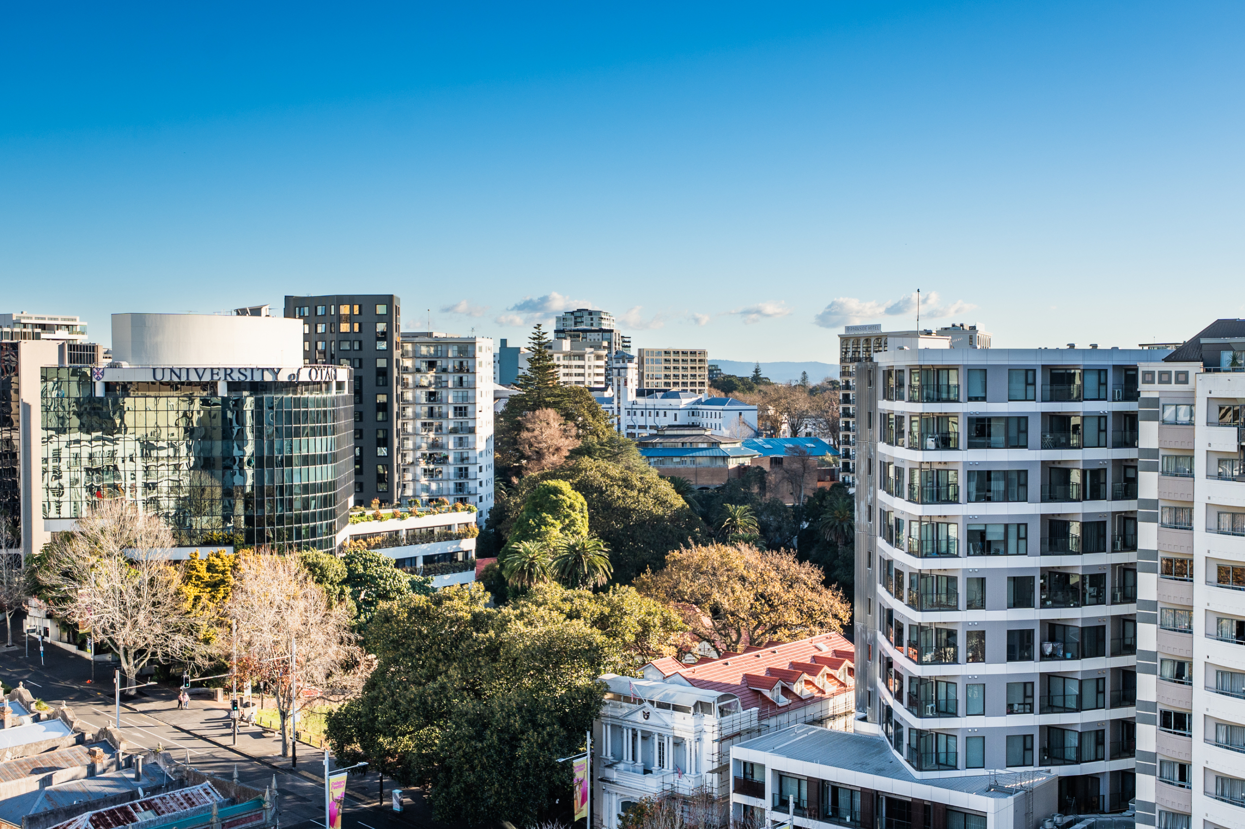 208748530__1783470575-47211-EXTERIOR1 Resort-Style Living in the Heart of CBD