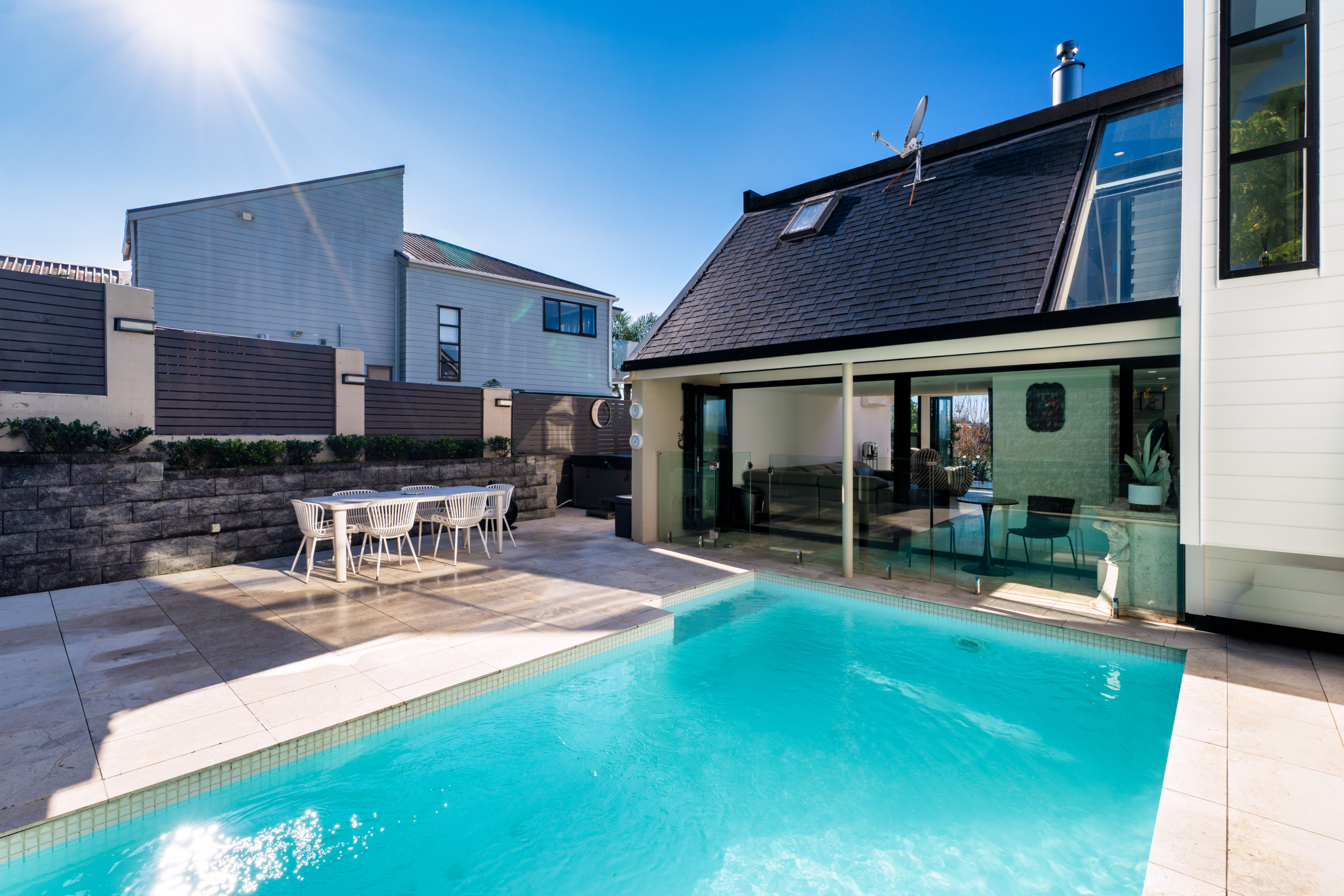 209630535__1784079616-56274-EXTERIOR-3 Spectacular Sea Views with Abundant Sunlight