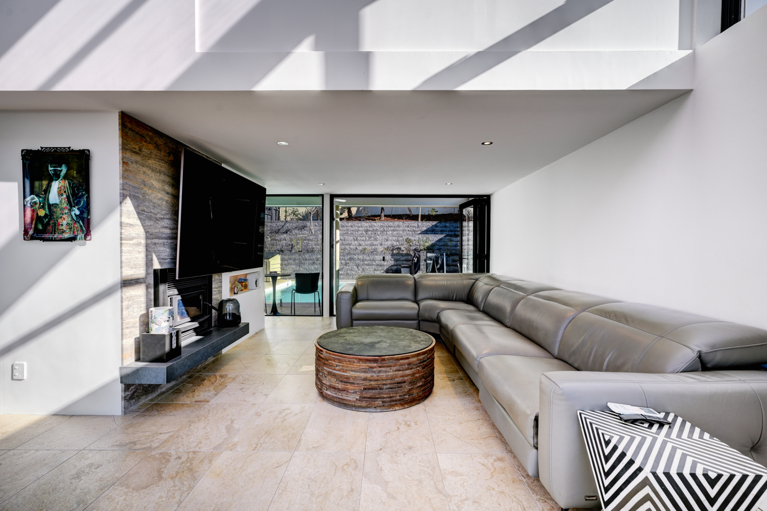 209630588__1784079633-56317-INTERIOR-2 Spectacular Sea Views with Abundant Sunlight