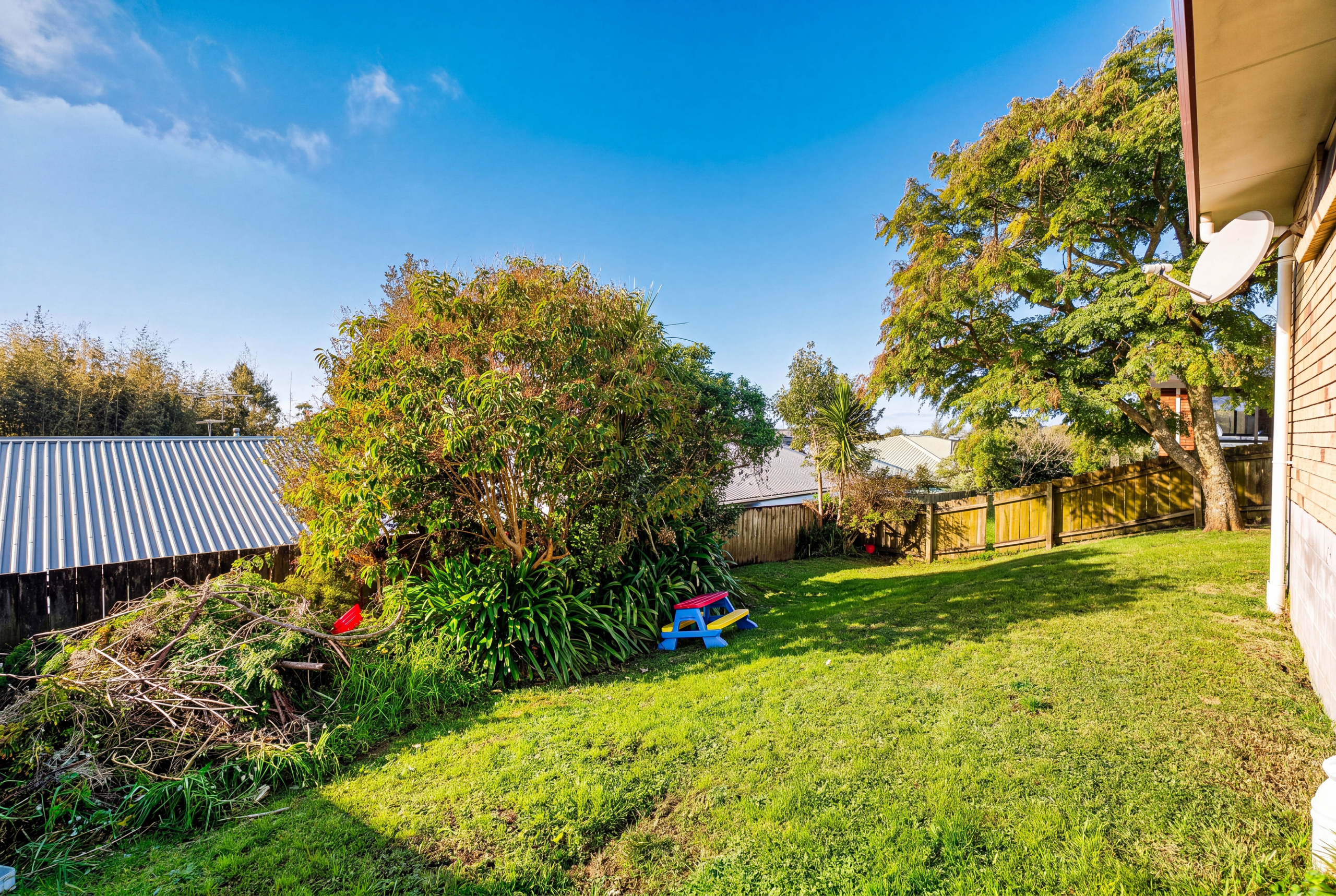 209647697__1784082702-64500-EXTERIOR-5 Urgent Sale- Bring your Offers | Brick-Tile
