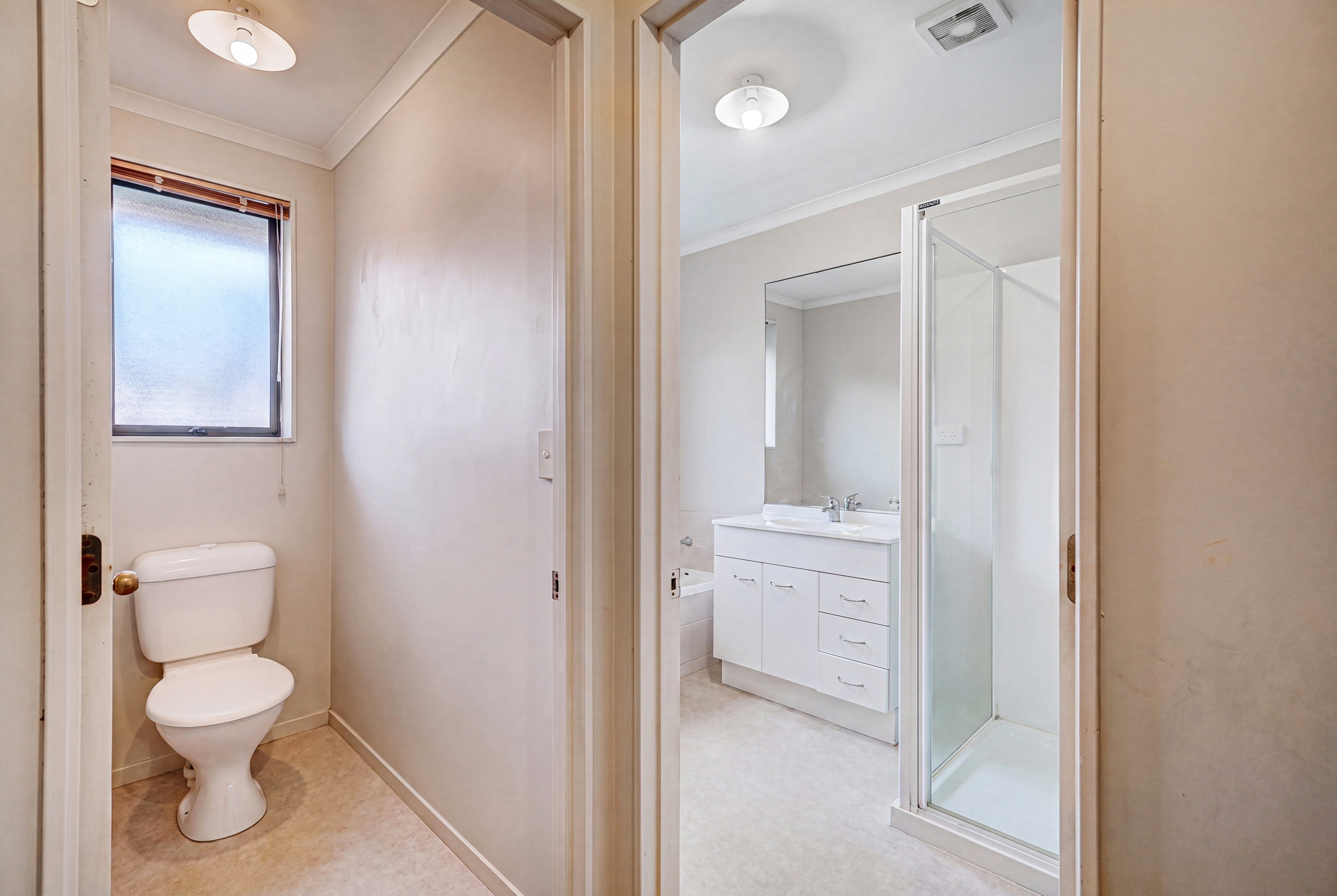 209647956__1784082730-53091-INTERIOR-11 Urgent Sale- Bring your Offers | Brick-Tile