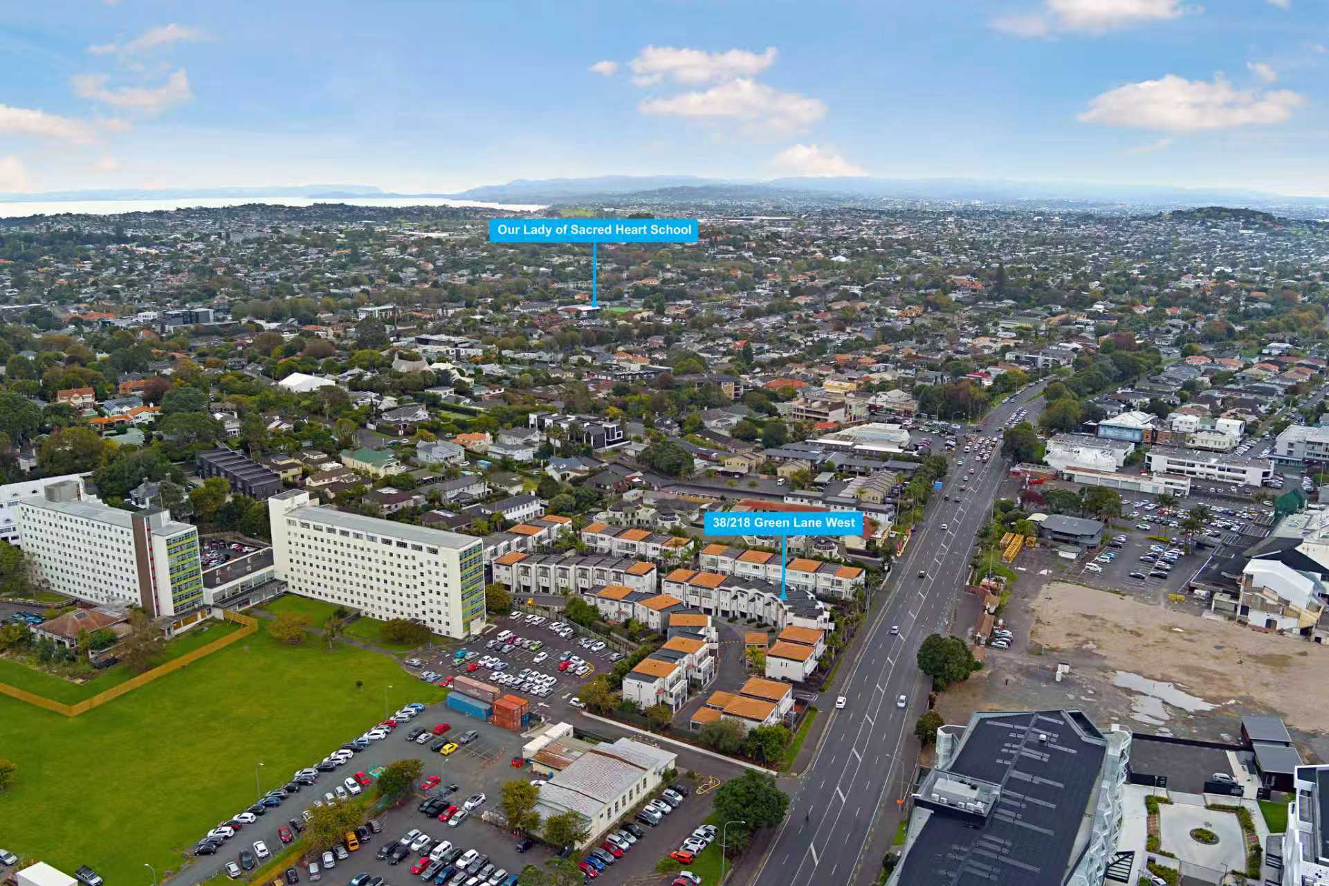 209941720__1784245090-24804-83c0a808f3389350e7df6cd923b8a5e7 Modern Epsom Living – Prime Location