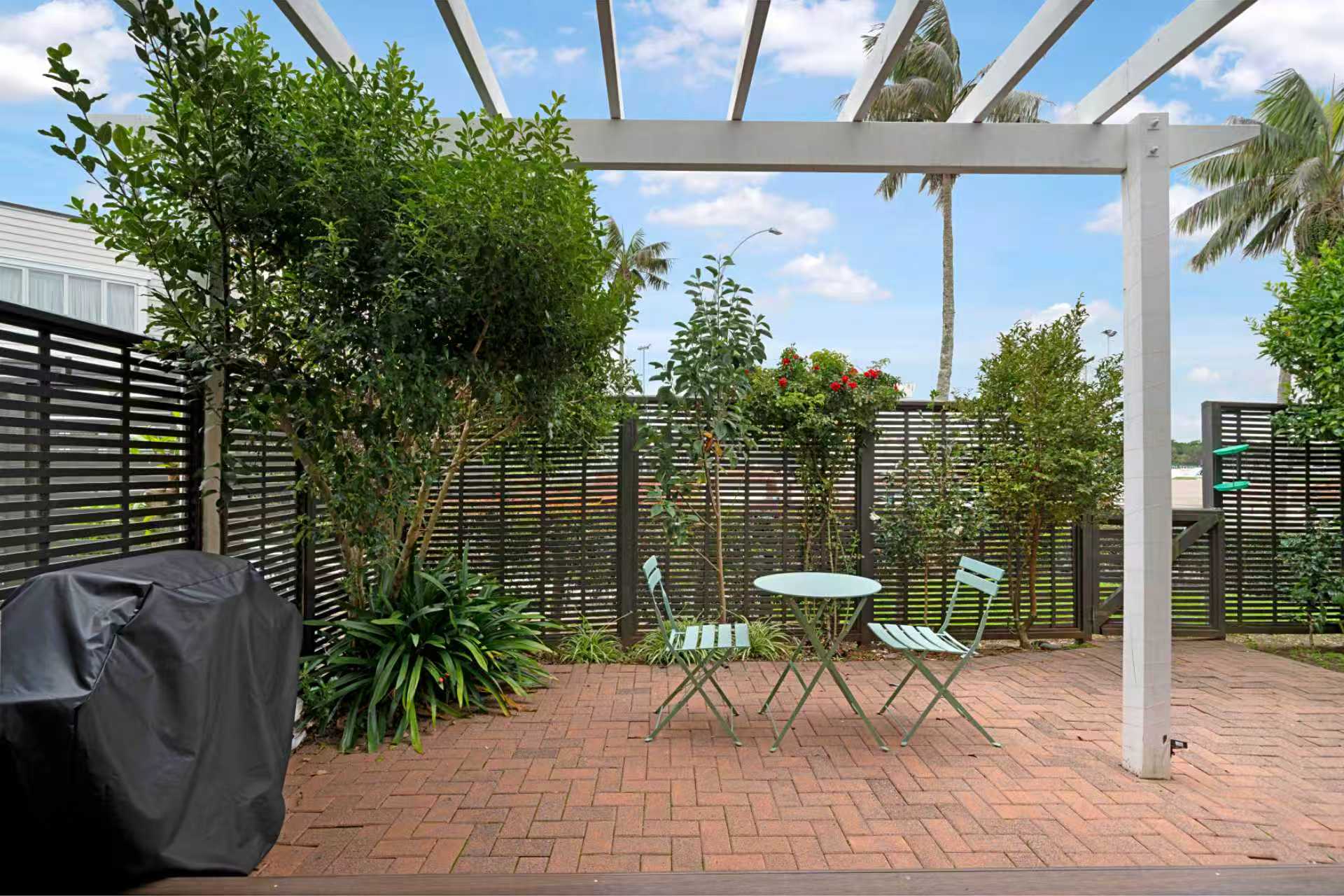 209941781__1784245104-24884-ab9a780092acb2d080f9d03202702dba Modern Epsom Living – Prime Location