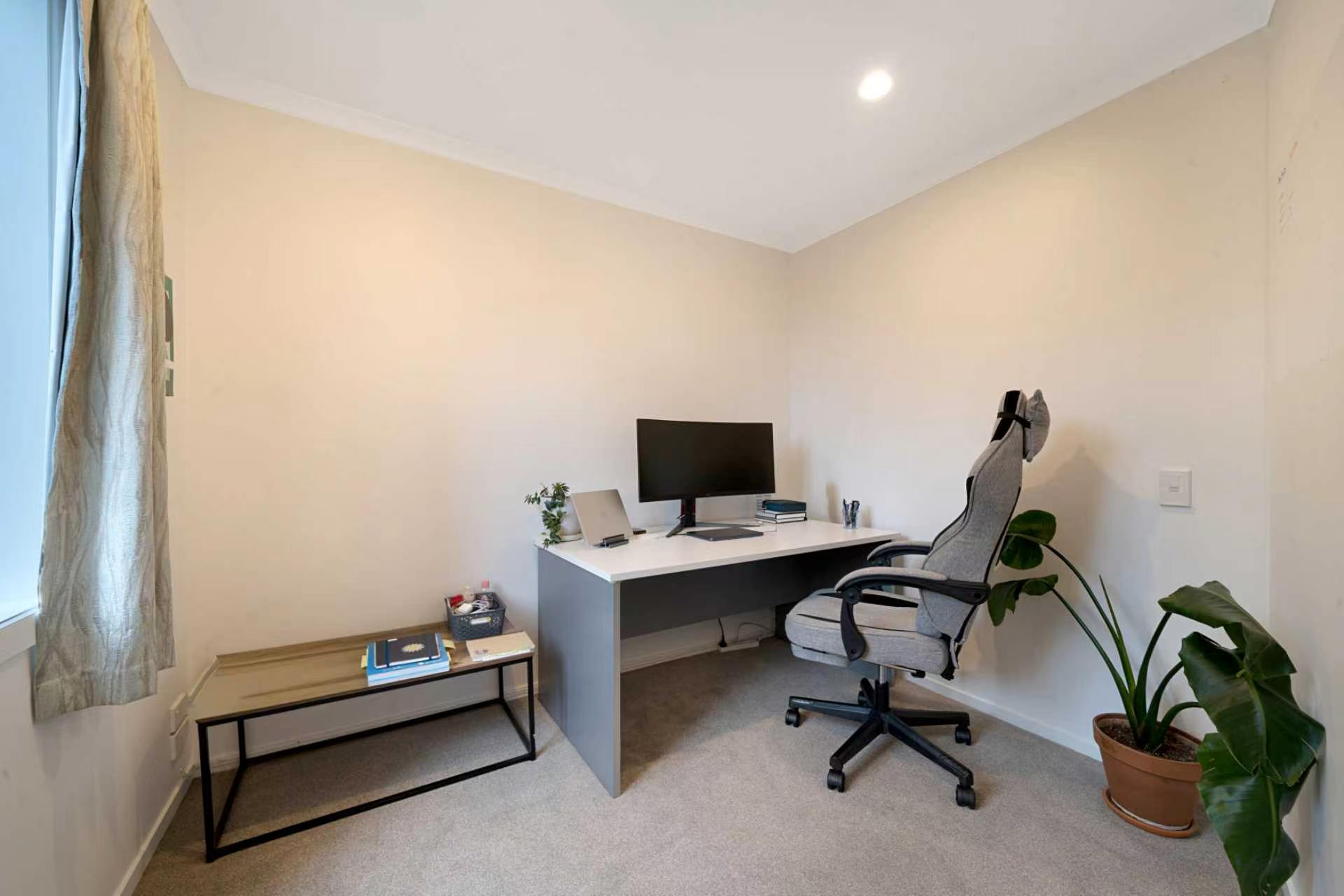 209941862__1784245123-36362-2e46b87c7fca0be771d8cbb05661d699 Modern Epsom Living – Prime Location