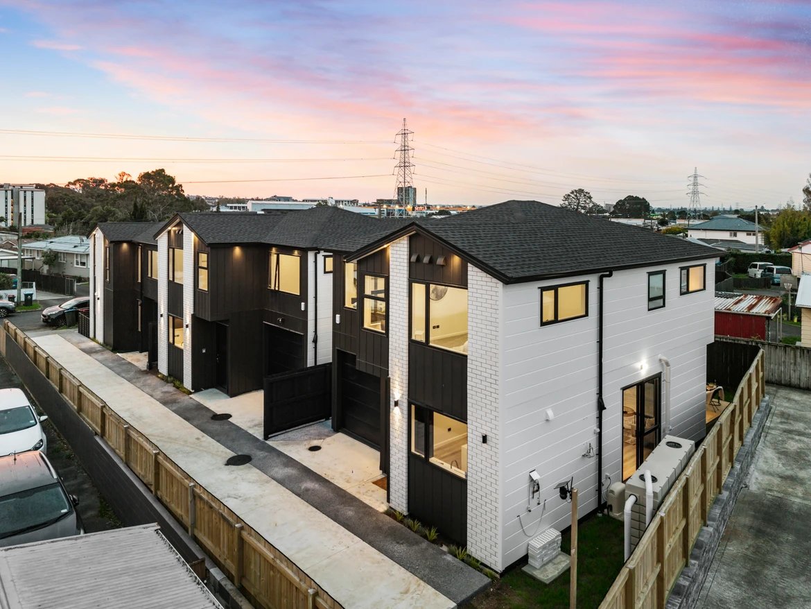 210513166__1784605427-69547-1c7dbf1b47cde35cfa93014ddd50ded8 Freehold Living in the Heart of Blockhouse Bay
