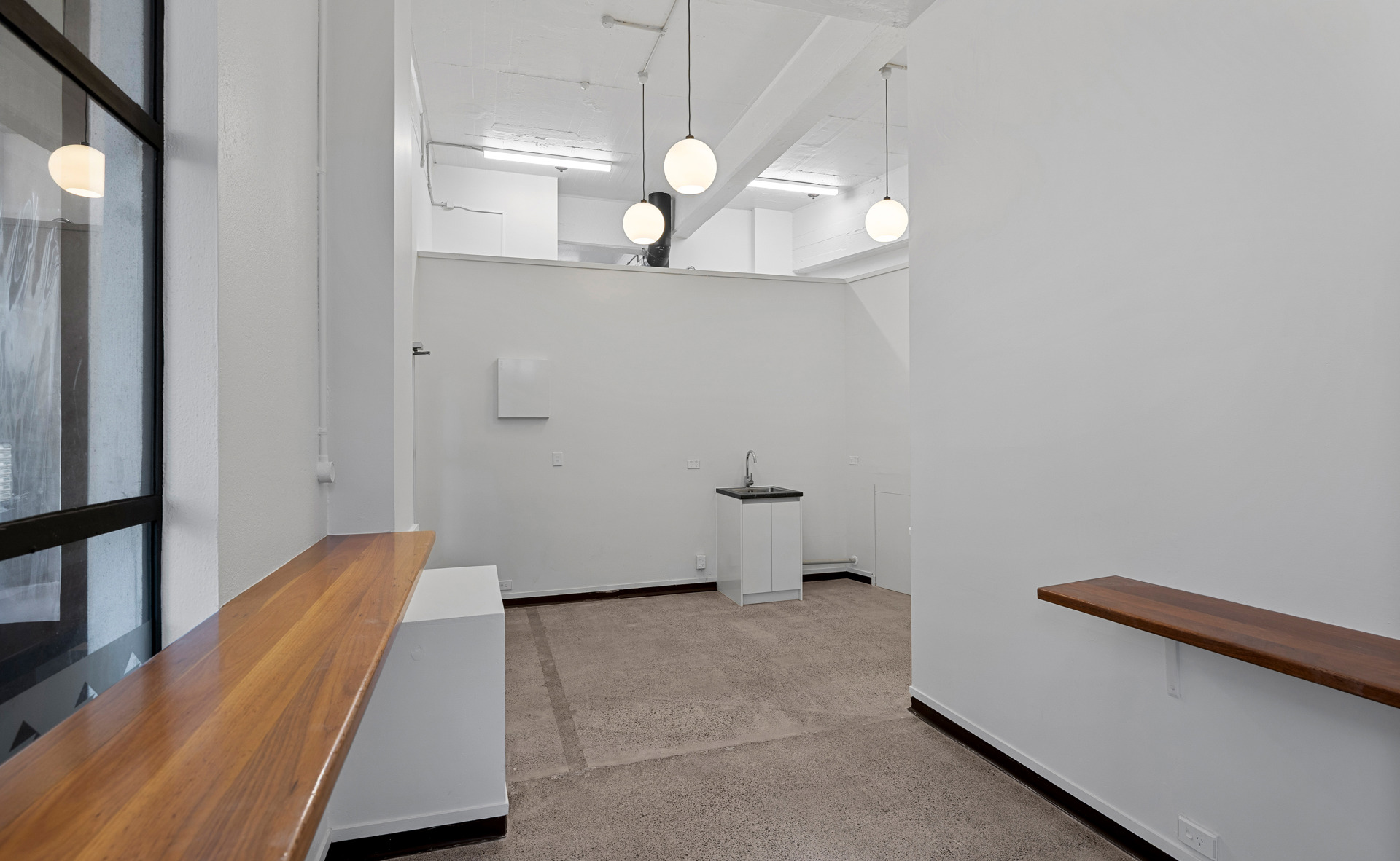 211548940__1784887625-114776-10108-138238515-328-17photoprint Café for Lease | Prime Parnell Corner Location