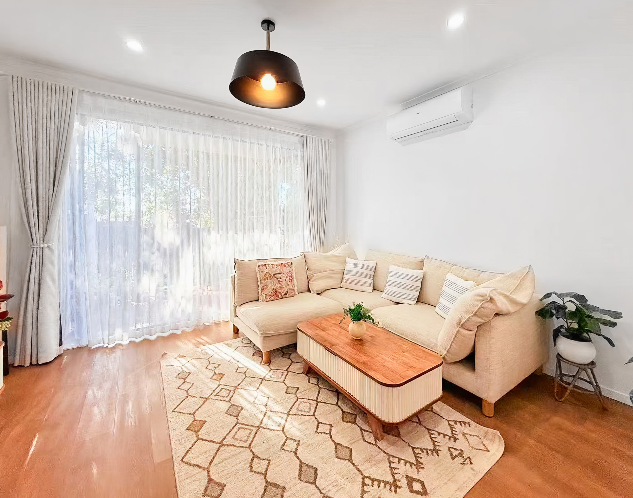 212161711__1785301898-91964-1INTERIOR-6-upscale-2x Urgent Sale – New Home Secured, This One Must Go!