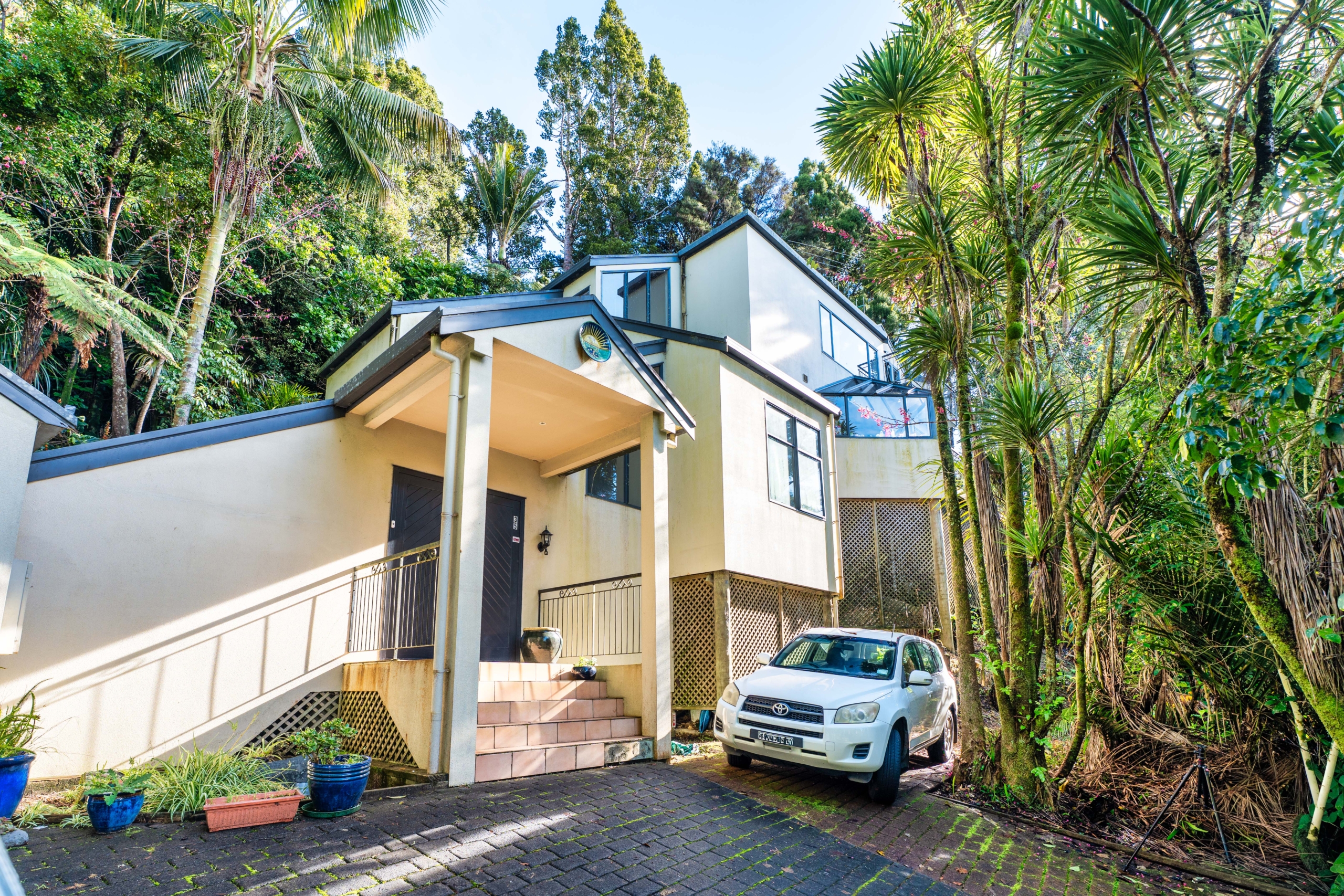 212258229__1785371432-35118-EXTERIOR-6 Build, Renovate or Reimagine