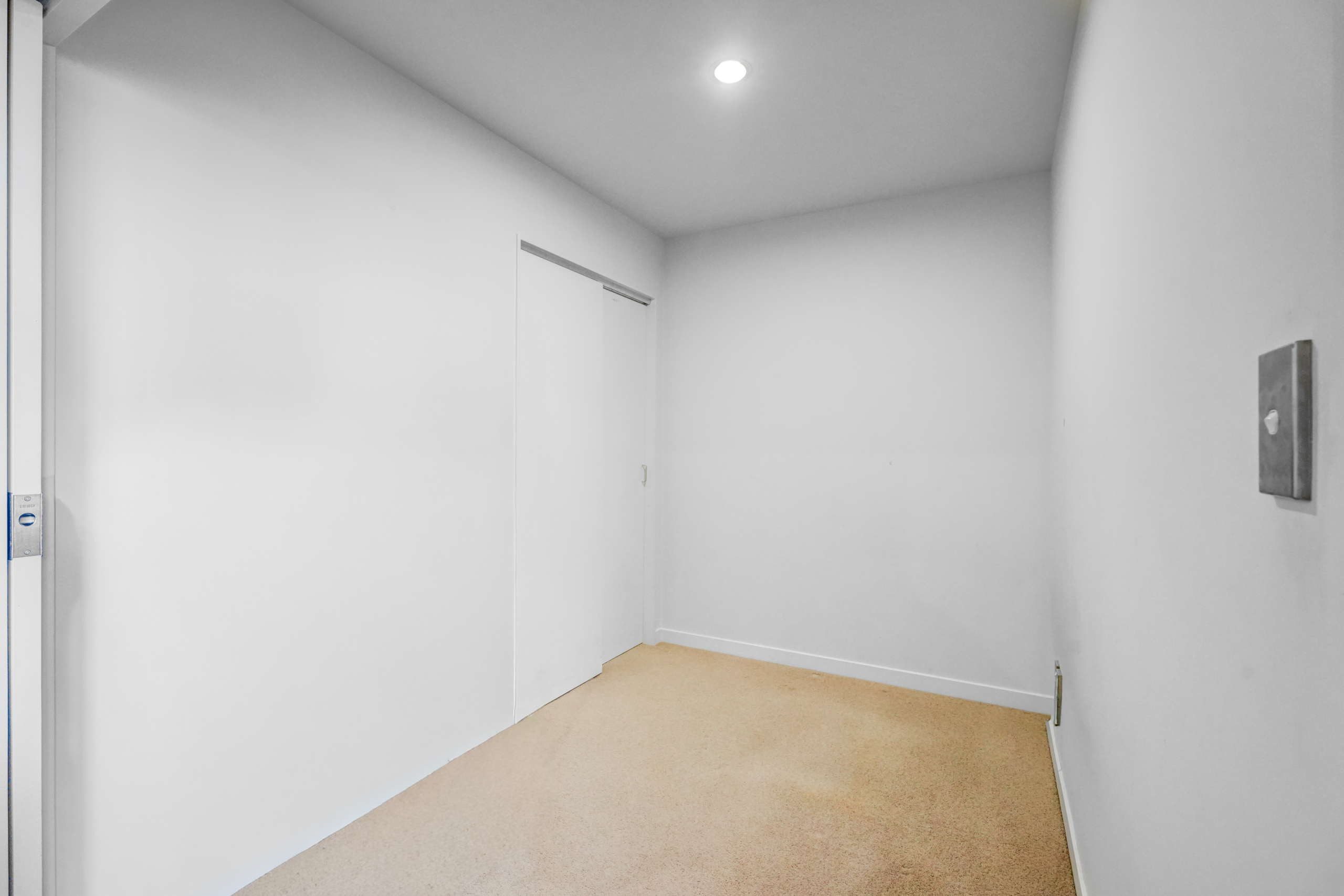 212358208__1785389542-84065-INTERIOR-8 Ground Floor Gem – Overseas Owner Must Sell!