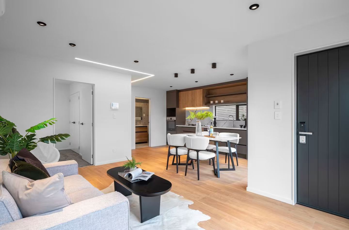 212520226__1785471730-82434-70e121bc7ecc8990d0f9dff35494d80f Modern 3-Bedroom Family Townhouse with Sea Views