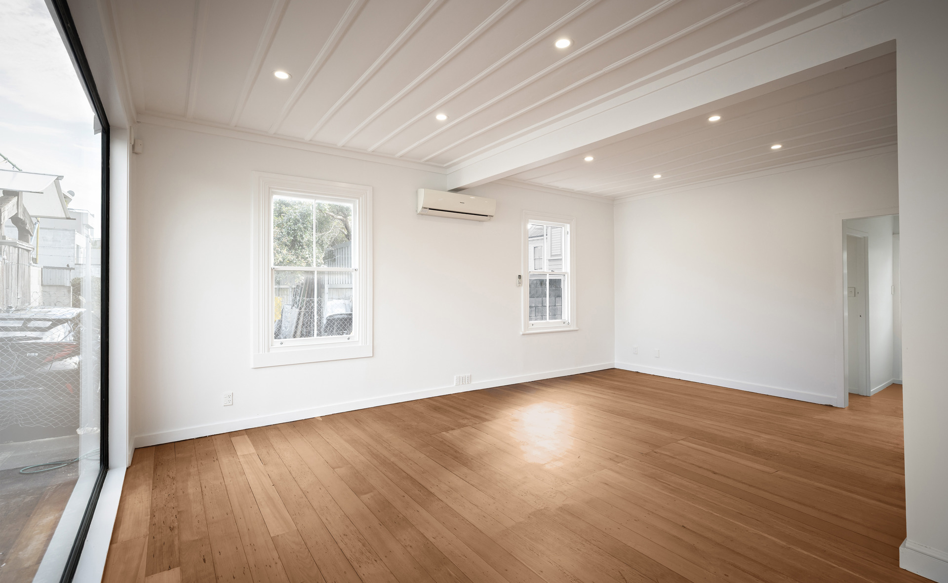 213658333__1786276168-31316-10117-138264053-328-17photoprint-edit Office / Showroom | 62m² | 4 Car Parks | Ponsonby