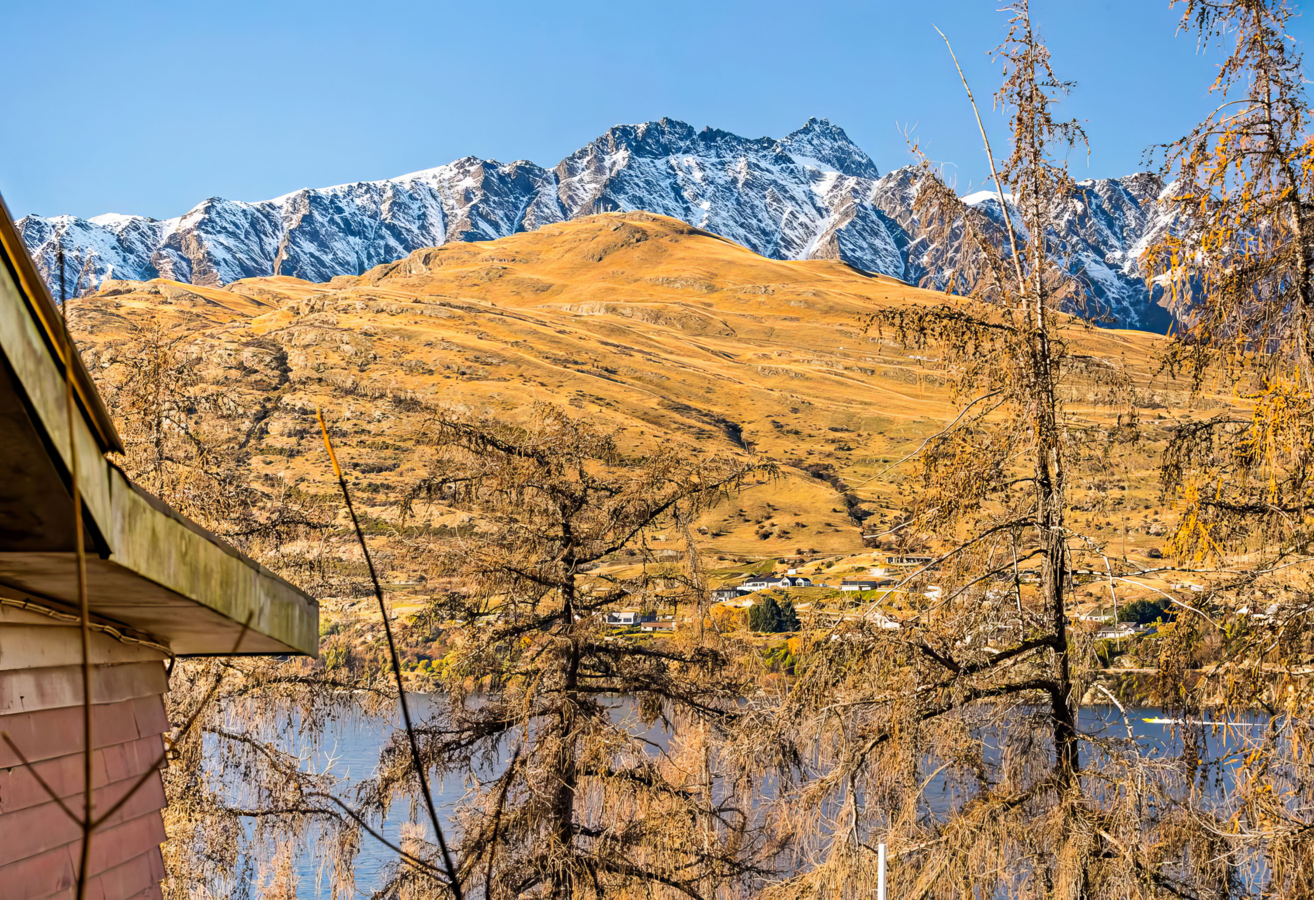 215057874__1787026541-85835-FINALOUTPUT-5 LAKEFRONT, A RARE 1,662m² LANDHOLDING