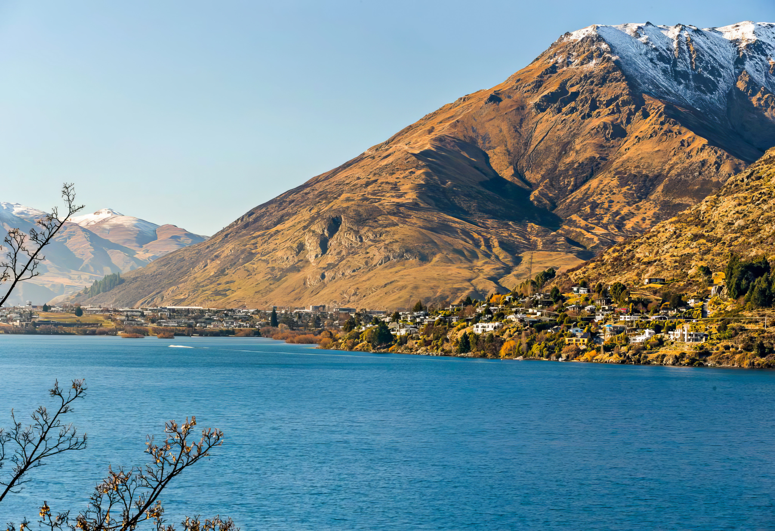 215057883__1787026547-74218-FINALOUTPUT-8 LAKEFRONT, A RARE 1,662m² LANDHOLDING