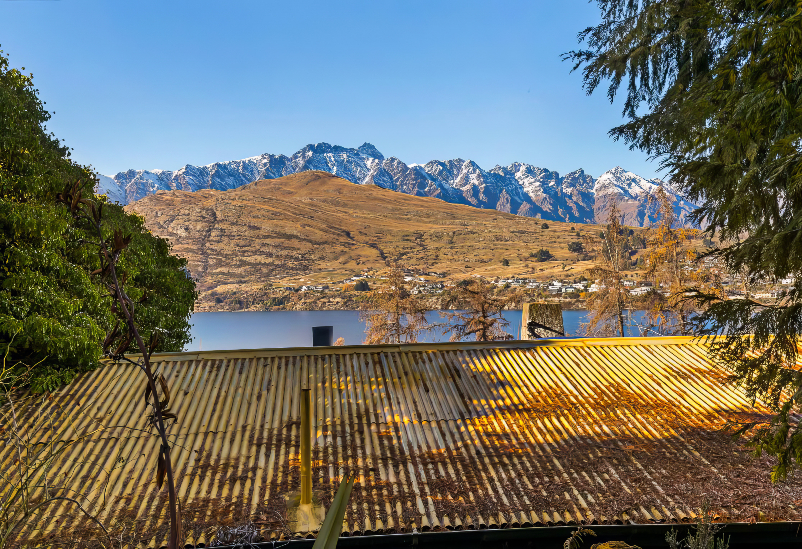 215057896__1787026557-73989-FINALOUTPUT-12 LAKEFRONT, A RARE 1,662m² LANDHOLDING