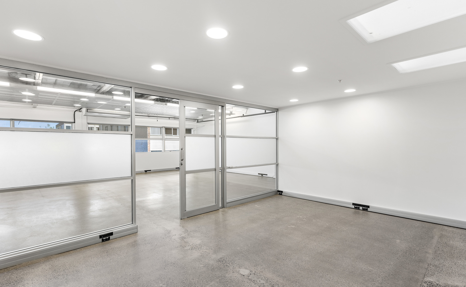 215221220__1787108446-72898-9958-136855266-328-17photoprint Office for Lease | 116sqm | 3 Parks | Dominion Rd