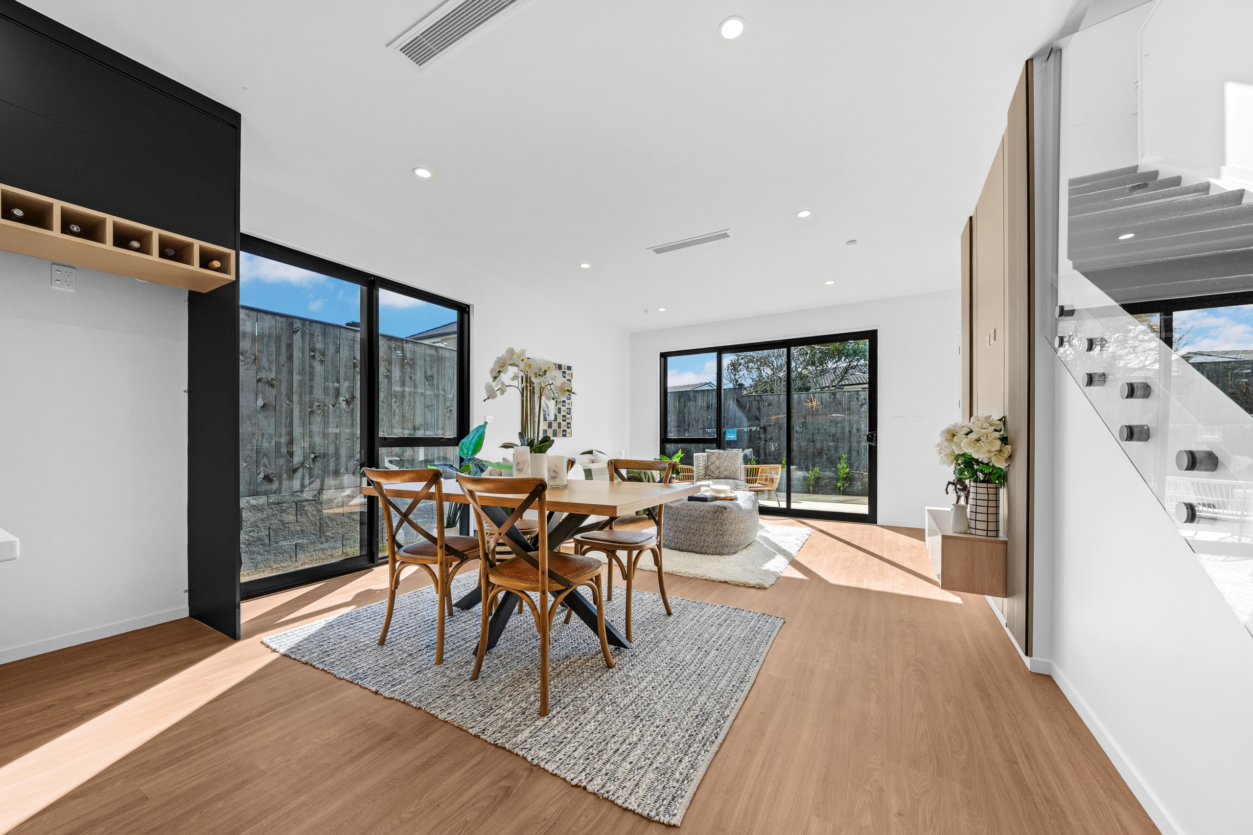 215697232__1787483957-143373-Photos31 Modern Elegance & Exceptional
