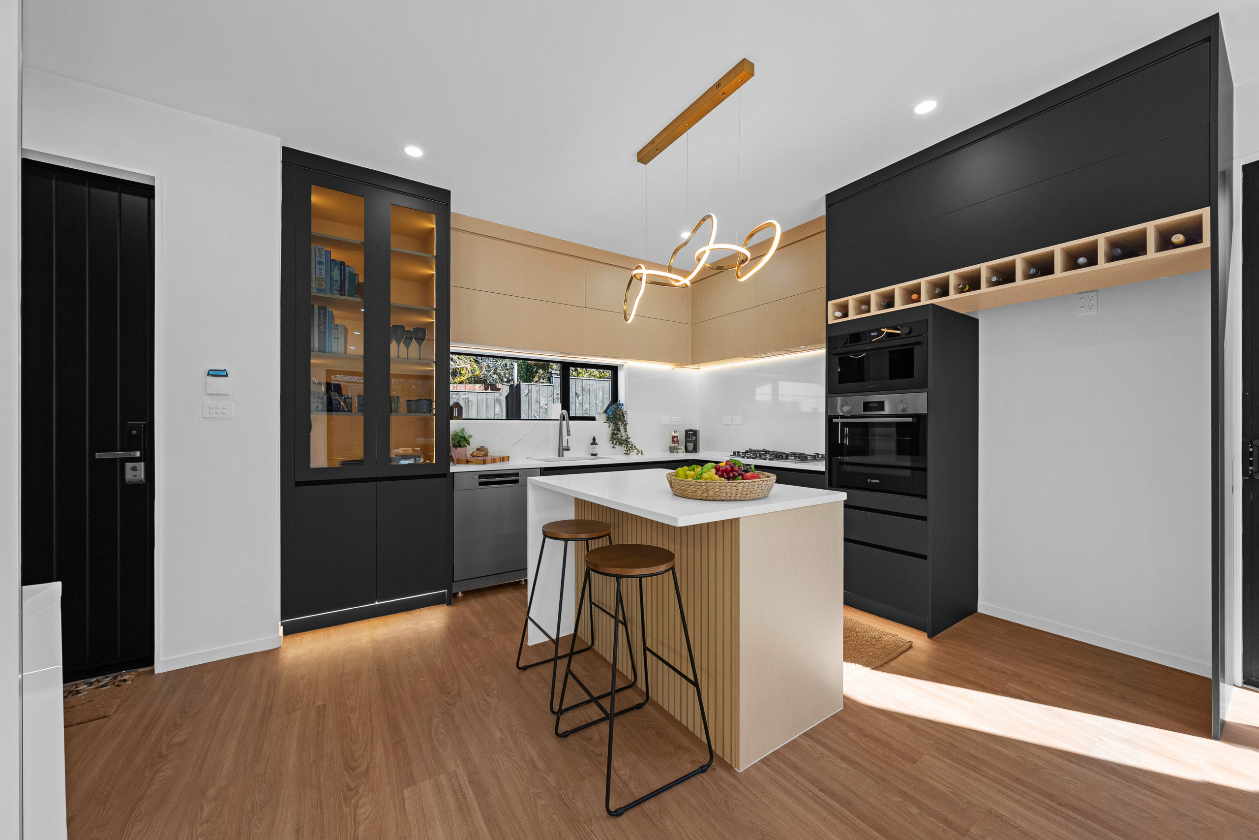 215697237__1787483967-219503-Photos45 Modern Elegance & Exceptional