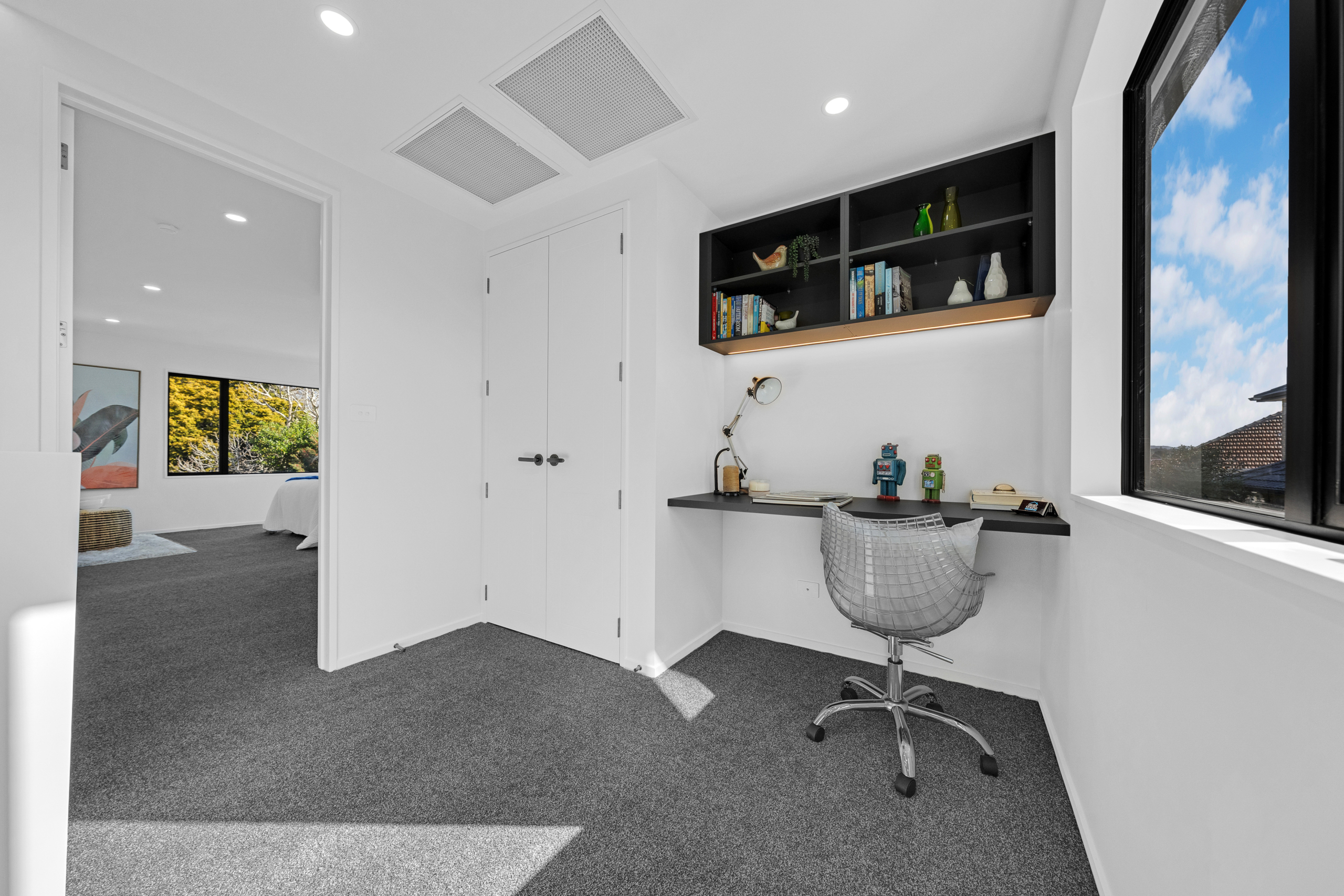 215699077__1787488175-78132-Photos51 Modern Elegance & Exceptional