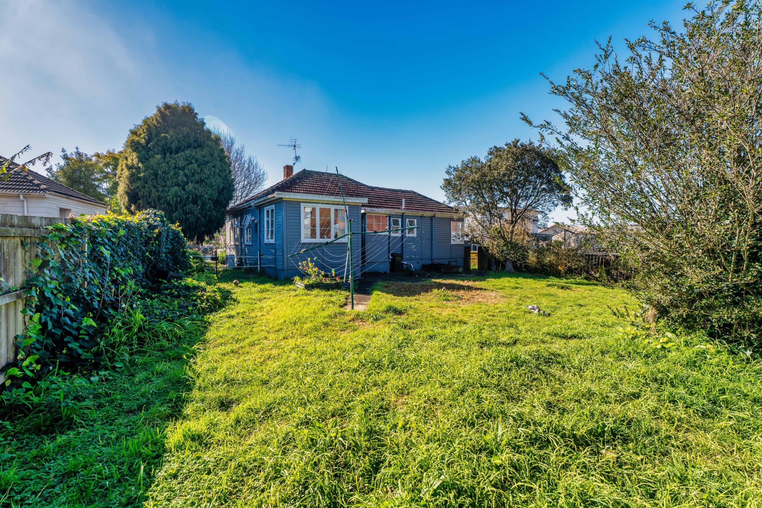 DEVELOPMENT POTENTIAL IN THE HEART OF MT ROSKILL