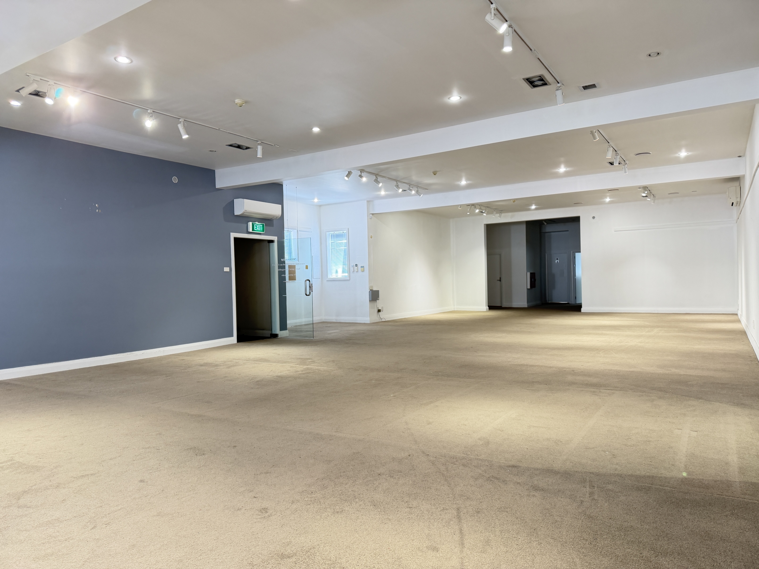 217233454__1788311697-56635-IMG6521 Prime Restaurant and Hospitality Opportunity In Newmarket