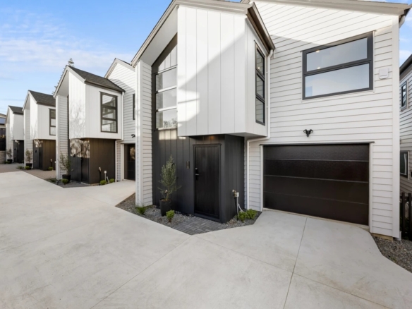 Modern freestanding Living