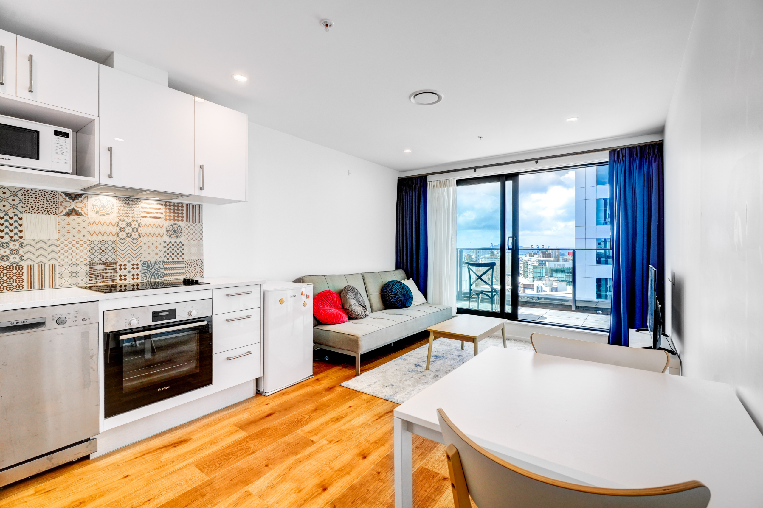 217479775__1788417584-113248-INTERIOR7 Smart City Living