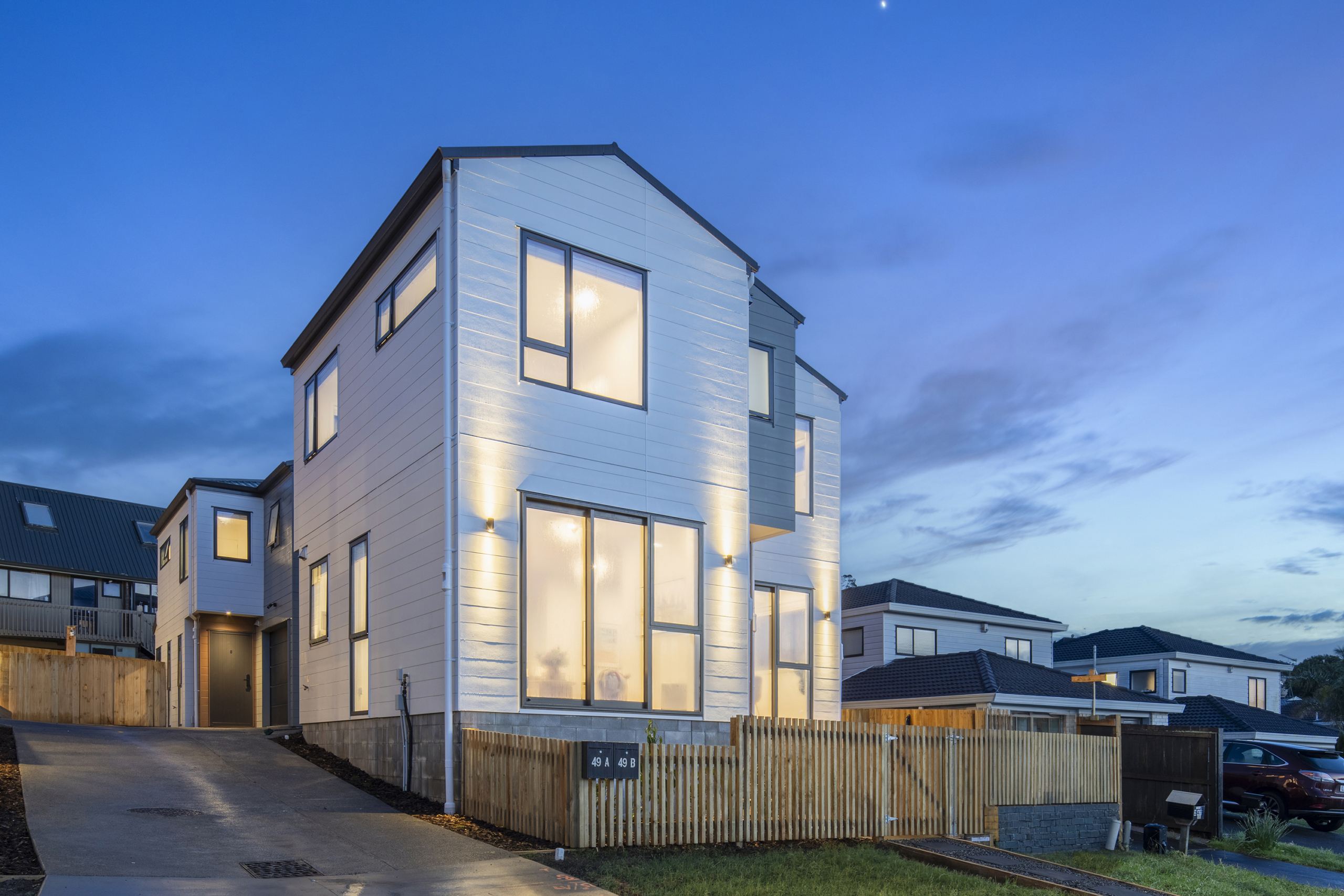 218537953__1789088599-42912-DSC05219-HDR BRAND NEW & IN THE RANGITOTO COLLEGE ZONE