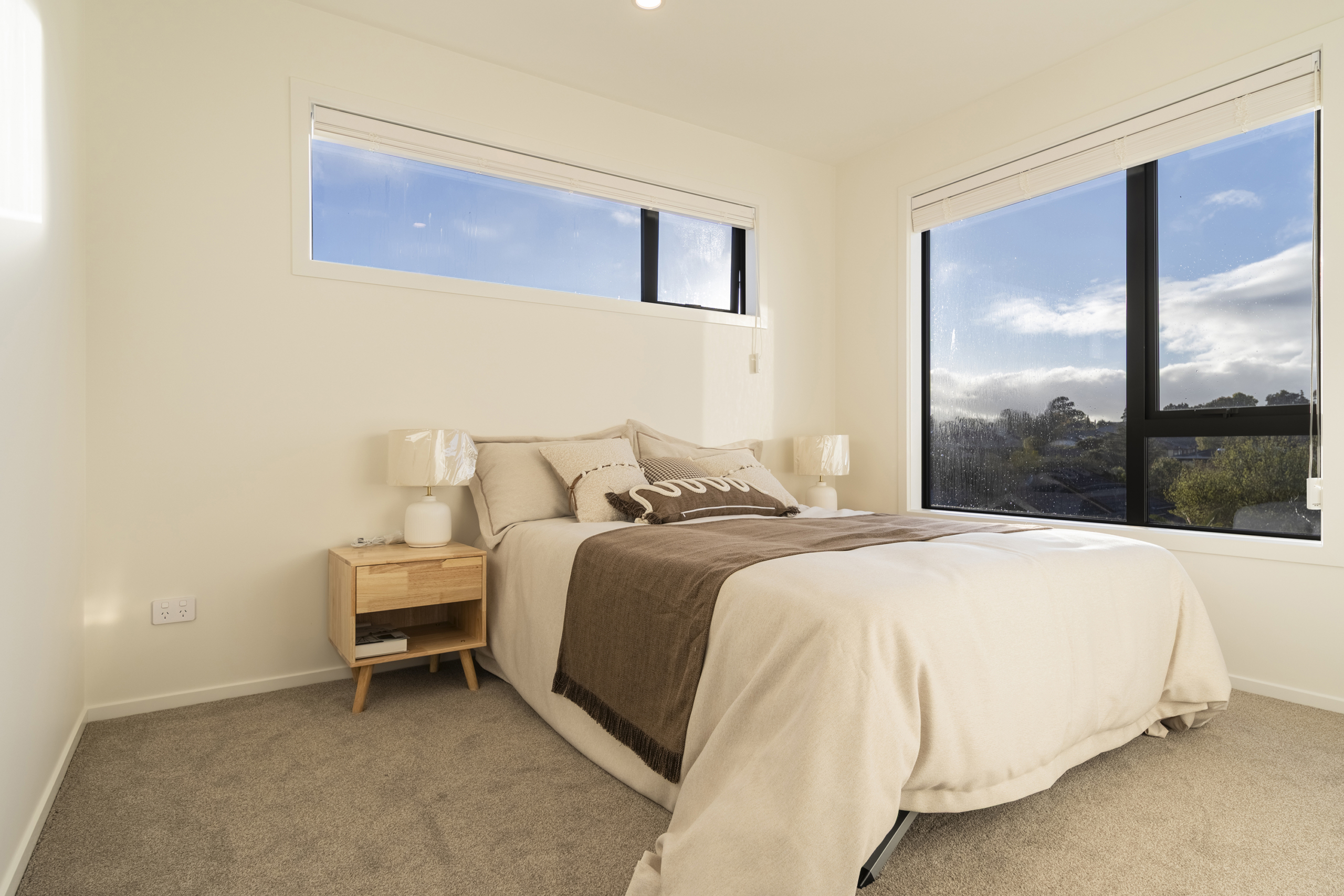 218538086__1789088624-43159-DSC05321-HDR BRAND NEW & IN THE RANGITOTO COLLEGE ZONE