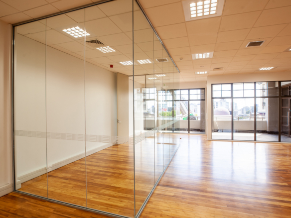 Office Lease | 303sqm | 6 Car Parks